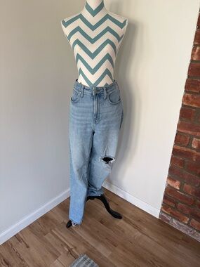 Madewell Light Blue High-Rise Straight Leg Jeans with Knee Rip